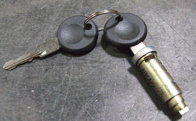 191837061 Lock Cylinder with Keys