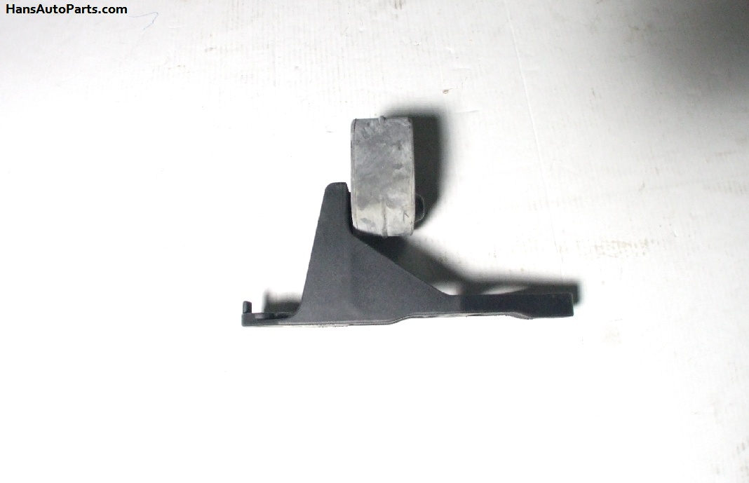 1K0253147 5 OEM VW Audi Rubber Exhaust / Muffler Hanger Bracket Eos Golf Passat/CC A3 TT.