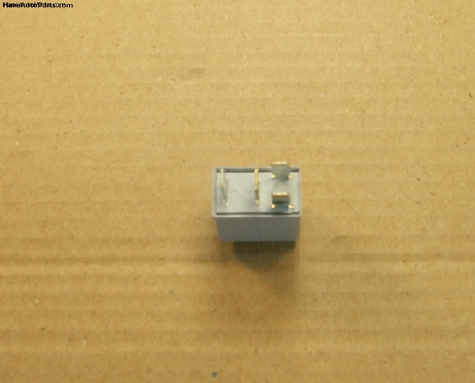 1K0951253 $5.00 Relay 07-16 Eos Golf Jetta Passat Tiguan Audi TT A3