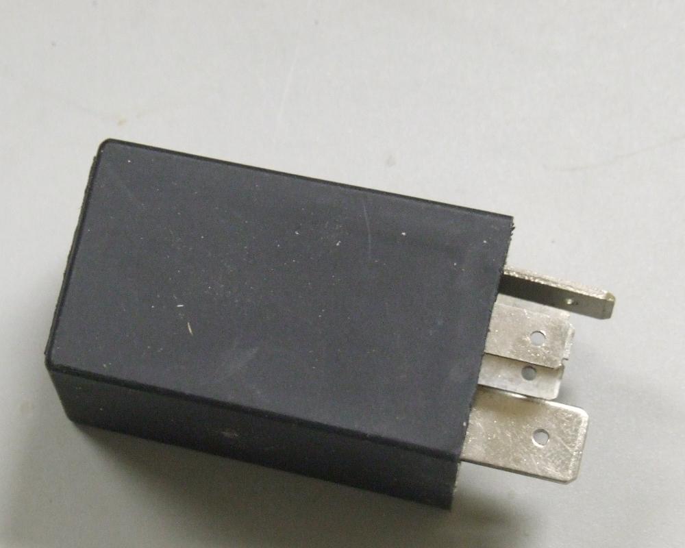 321906059H 13 VW Audi Fuel Pump Relay Fox Golf Jetta Quantum Scirocco 4000