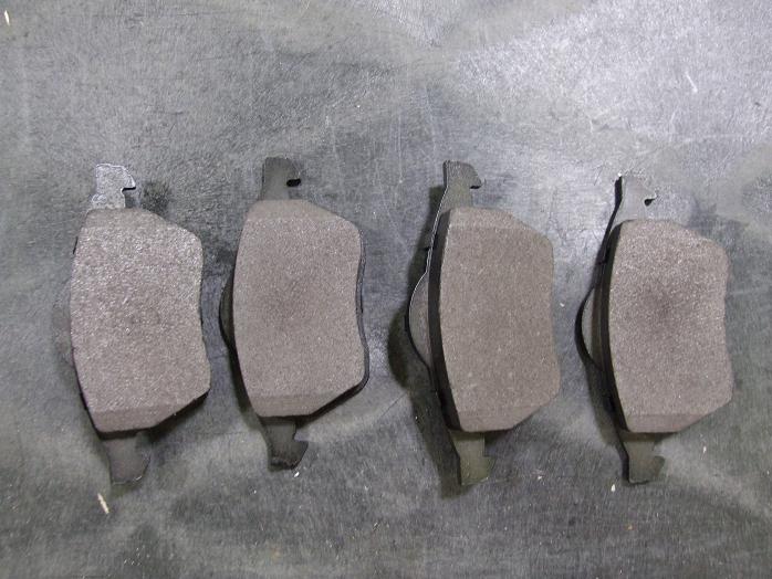 8D0698151F 21 VW Front Brake Pads Passat