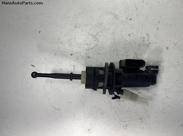 3C0721388B/H Clutch Master Cylinder 